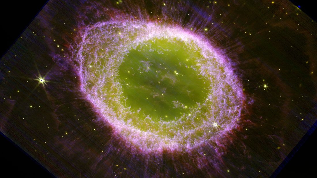 Kính thiên văn James Webb cung cấp hình ảnh chưa từng thấy về Tinh vân chiếc nhẫn